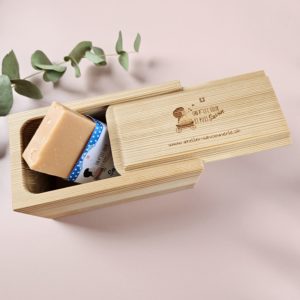 Boite à savon de voyage en bois de mélèze avec couvercle coulissant
