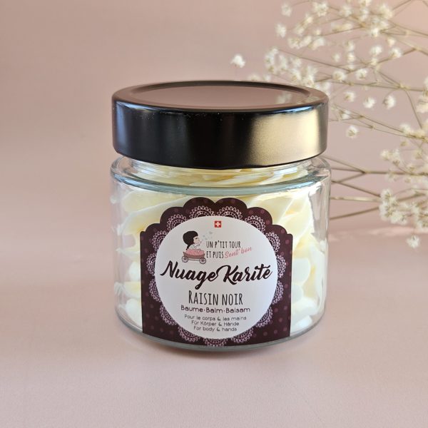 Baume chantilly Nuage de karité Raisin Noir 120 g – petit format pratique, parfum fruité, poudré et musqué, artisanal en Suisse