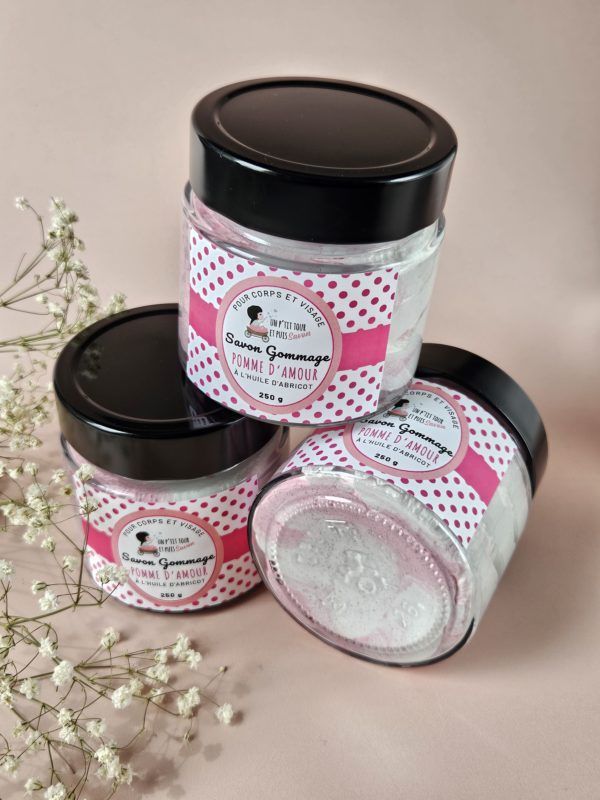 Savon gommant chantilly à la pomme d’amour – exfoliant corps et visage