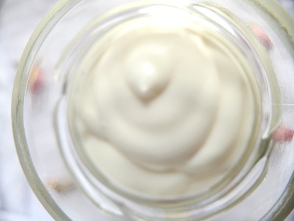 Texture fondante de la crème mangue 100 ml