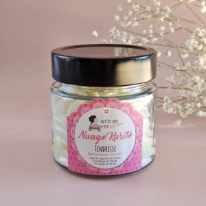 Baume chantilly Nuage de karité Tendresse 120 g – texture fouettée nourrissante au parfum musqué, poudré et floral, artisanal en Suisse